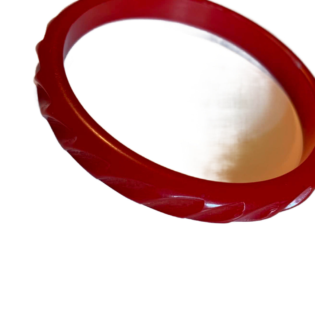 Rasberry Red Carved Bakelite Bangle Bracelet circa 1940s