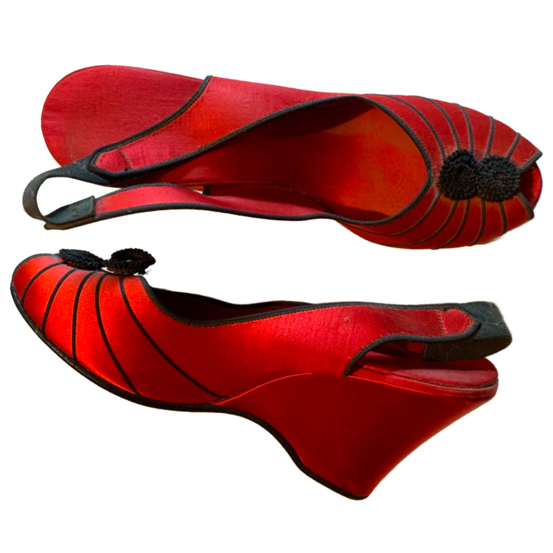 Rare Red and Black Satin Art Deco Peep Toe Boudoir Slippers Shoes circa 1940s 7
