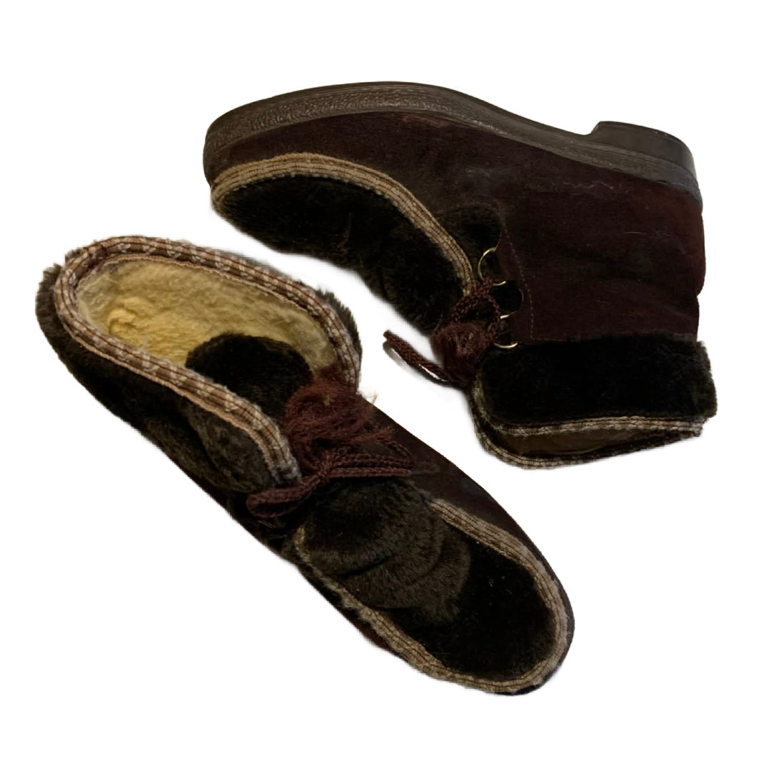 Brown Suede Aprés Ski Boots circa 1960s