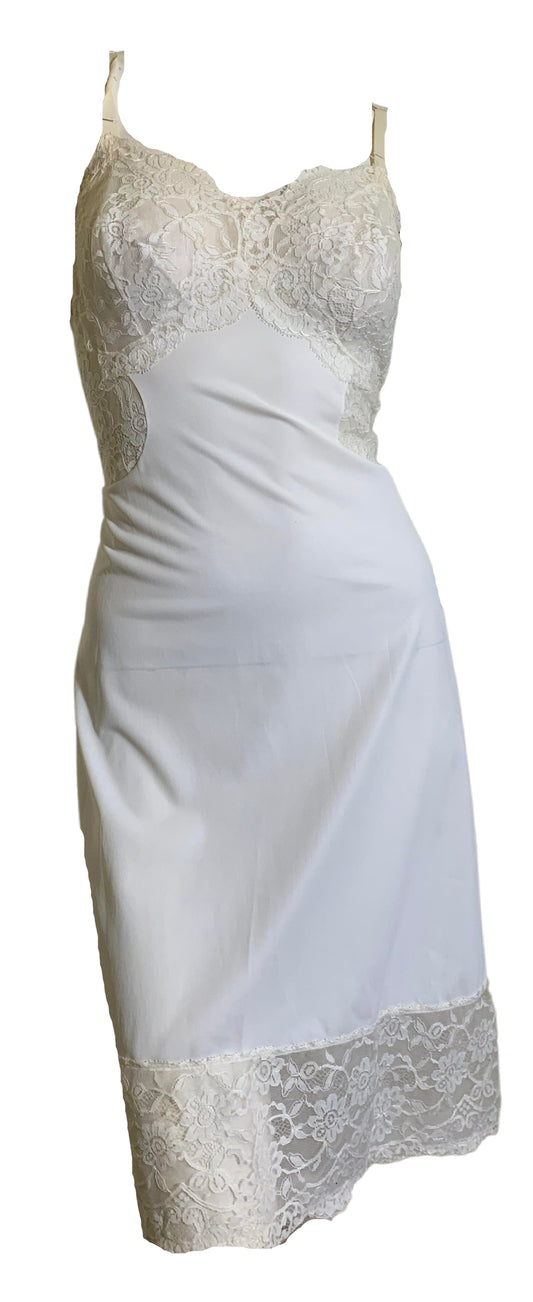 Winter White Lace Trimmed Nylon Full Slip circa 1950s 34