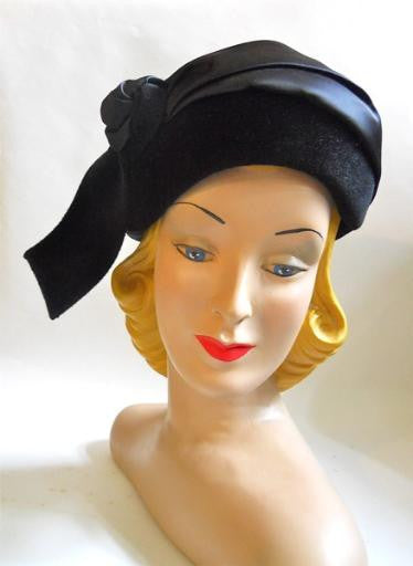 Sculpted Black Wool Hat with Satin Wrap & Rosette circa 1950s