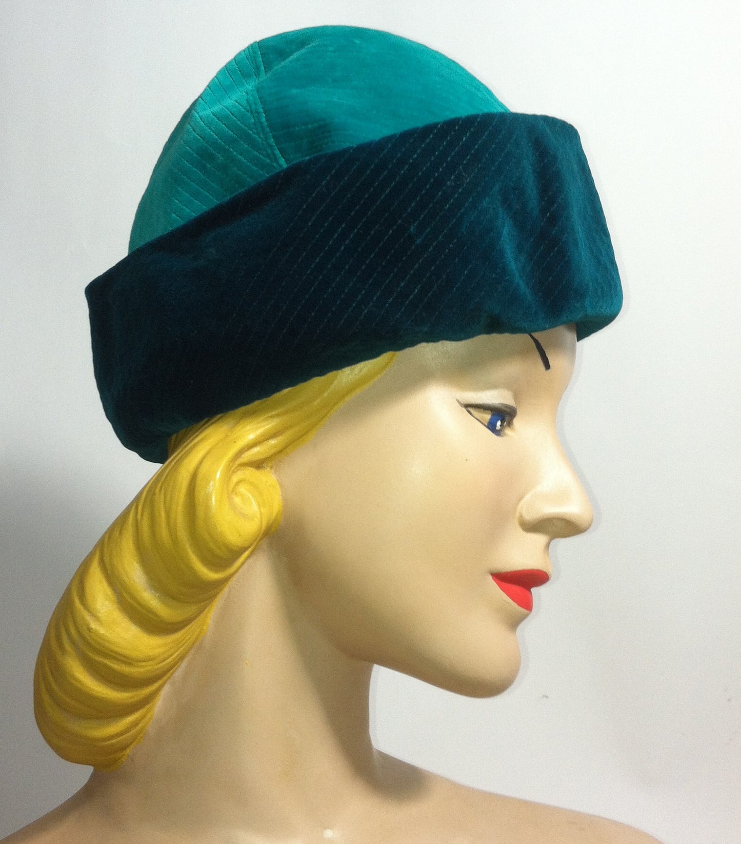 Teal and Turquoise Velvet Sculpted Velvet Hat circa 1960s