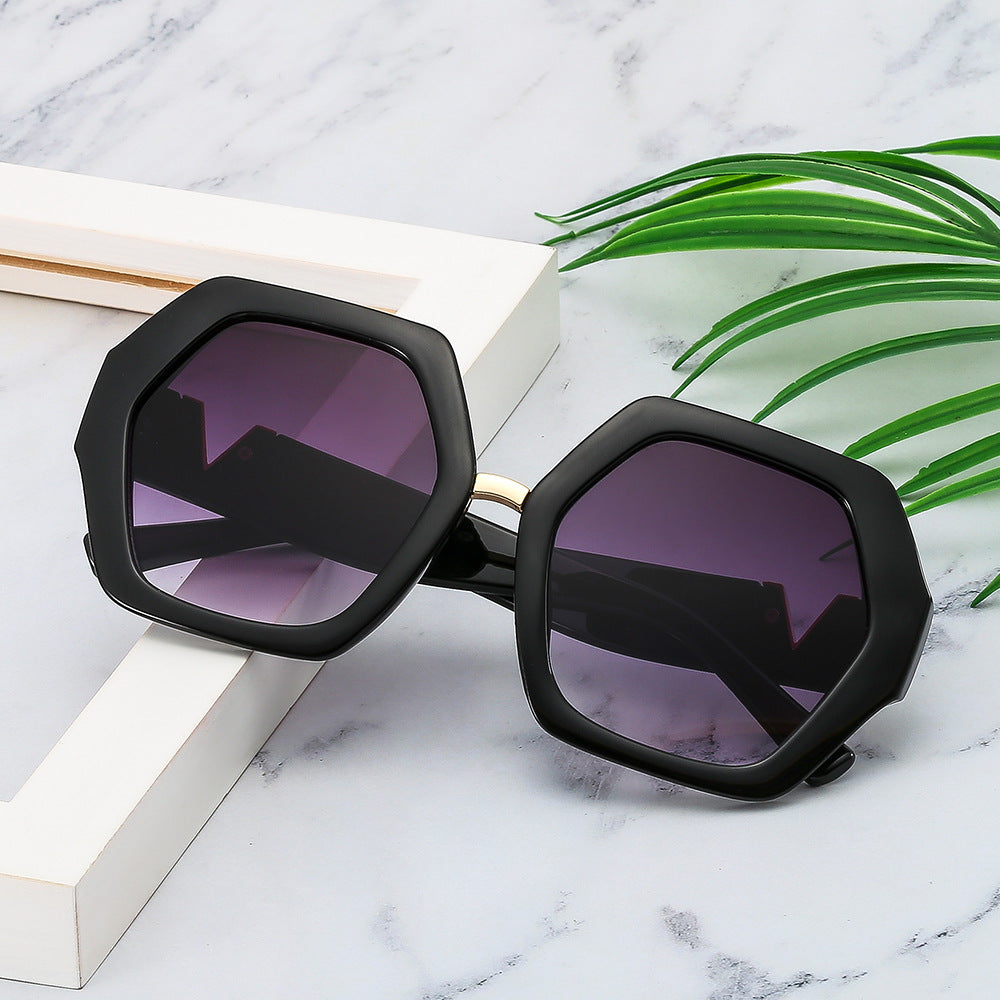 Jessica- the 1970s Superstar Exaggerated Frame Sunglasses 7 Colors