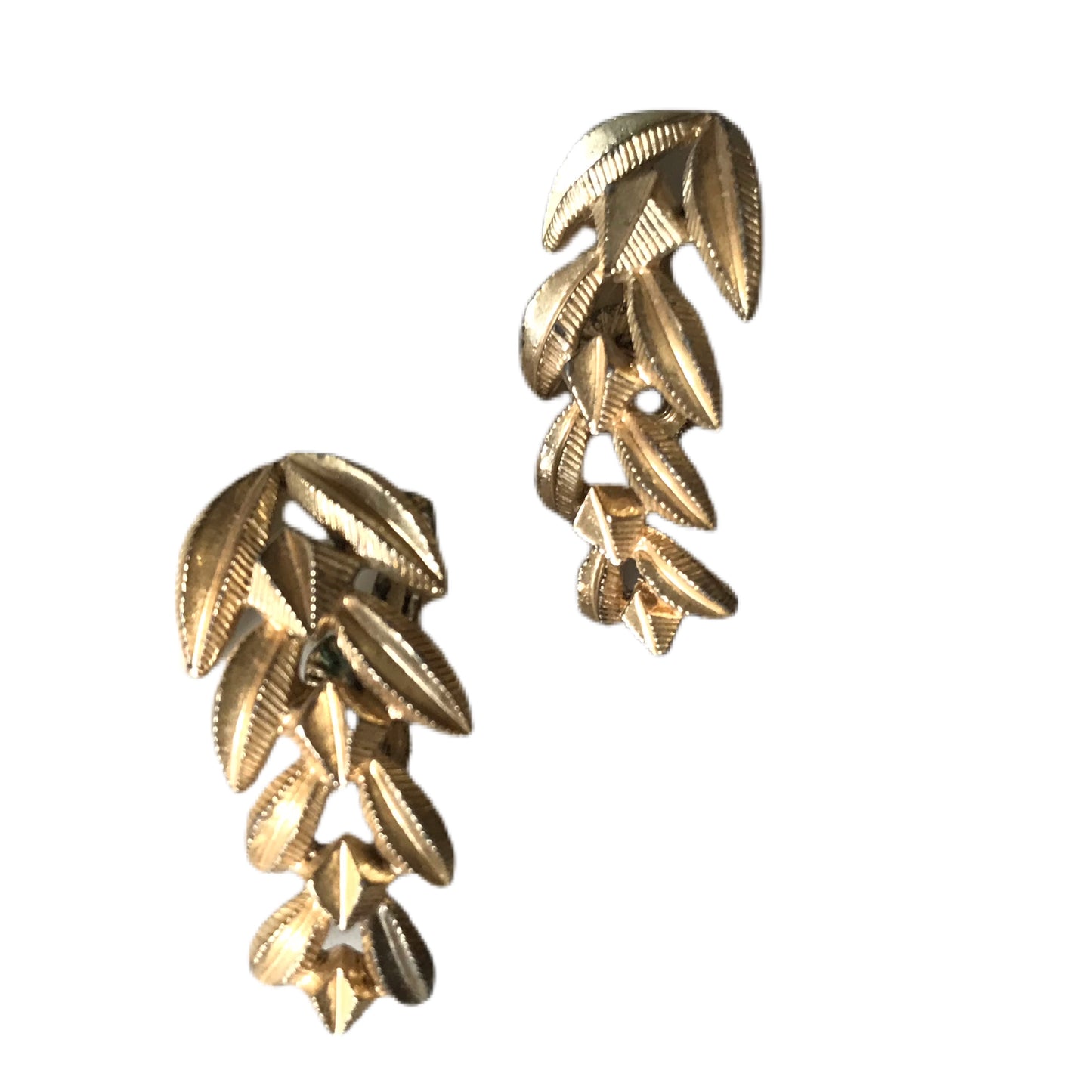 Leafy Gold Tone Metal Clip Earrings circa 1940s