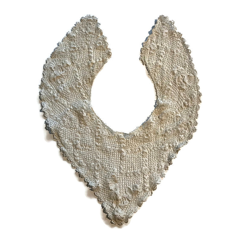 Ecru Crocheted Collar with Embroidery circa 1910s