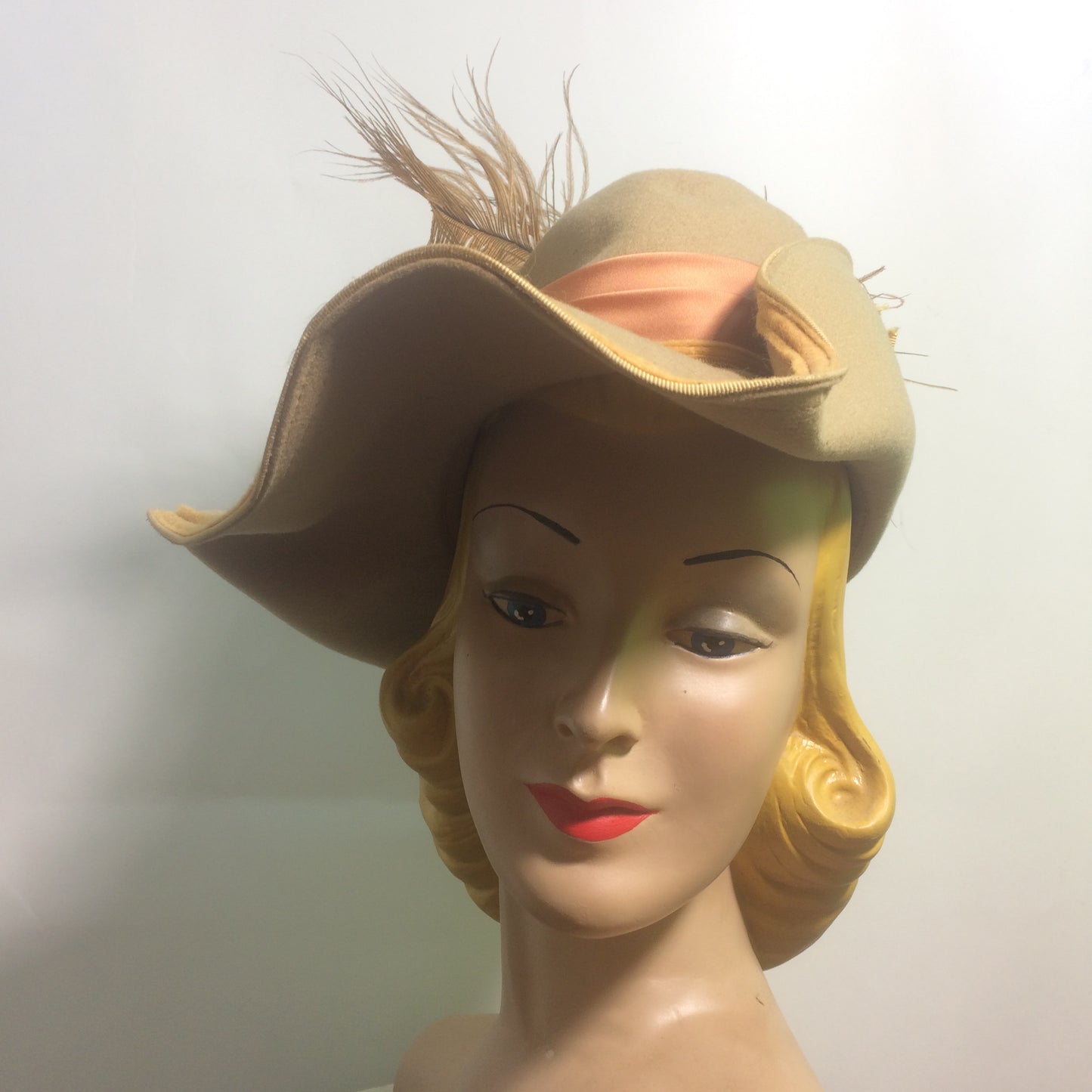 Jaunty Tan Structured Wool Hat w/ Feathers Turned up Brim circa 1960s