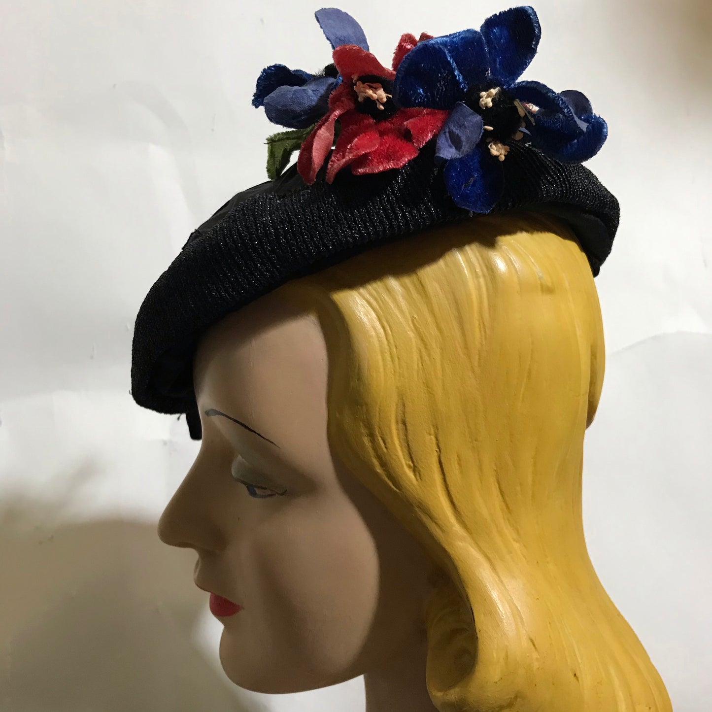 Black Faille Rayon and Sisal Braid Angled Hat with Velvet Flowers circa 1930s