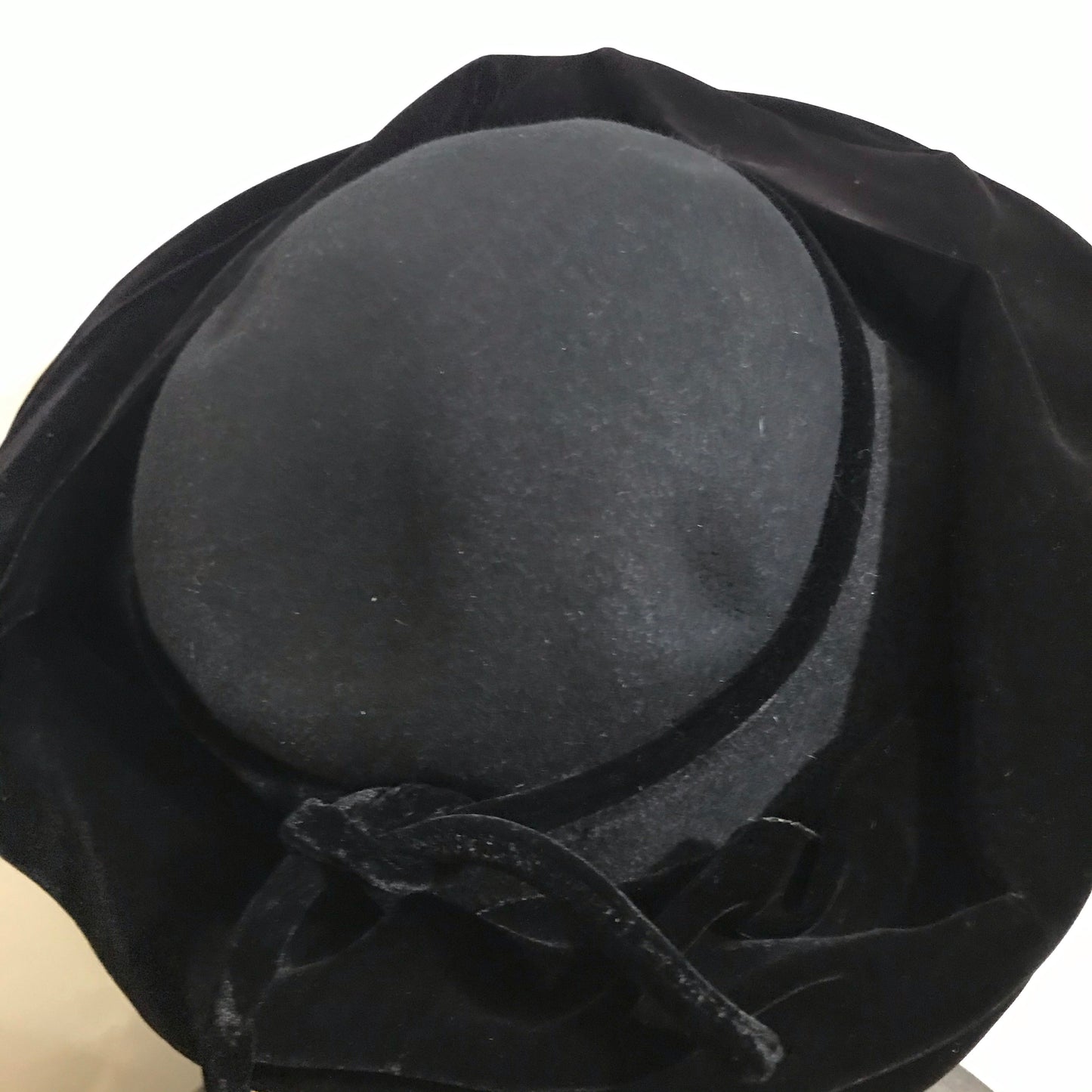 Ink Black Sculpted Velvet Platter Hat circa 1940s