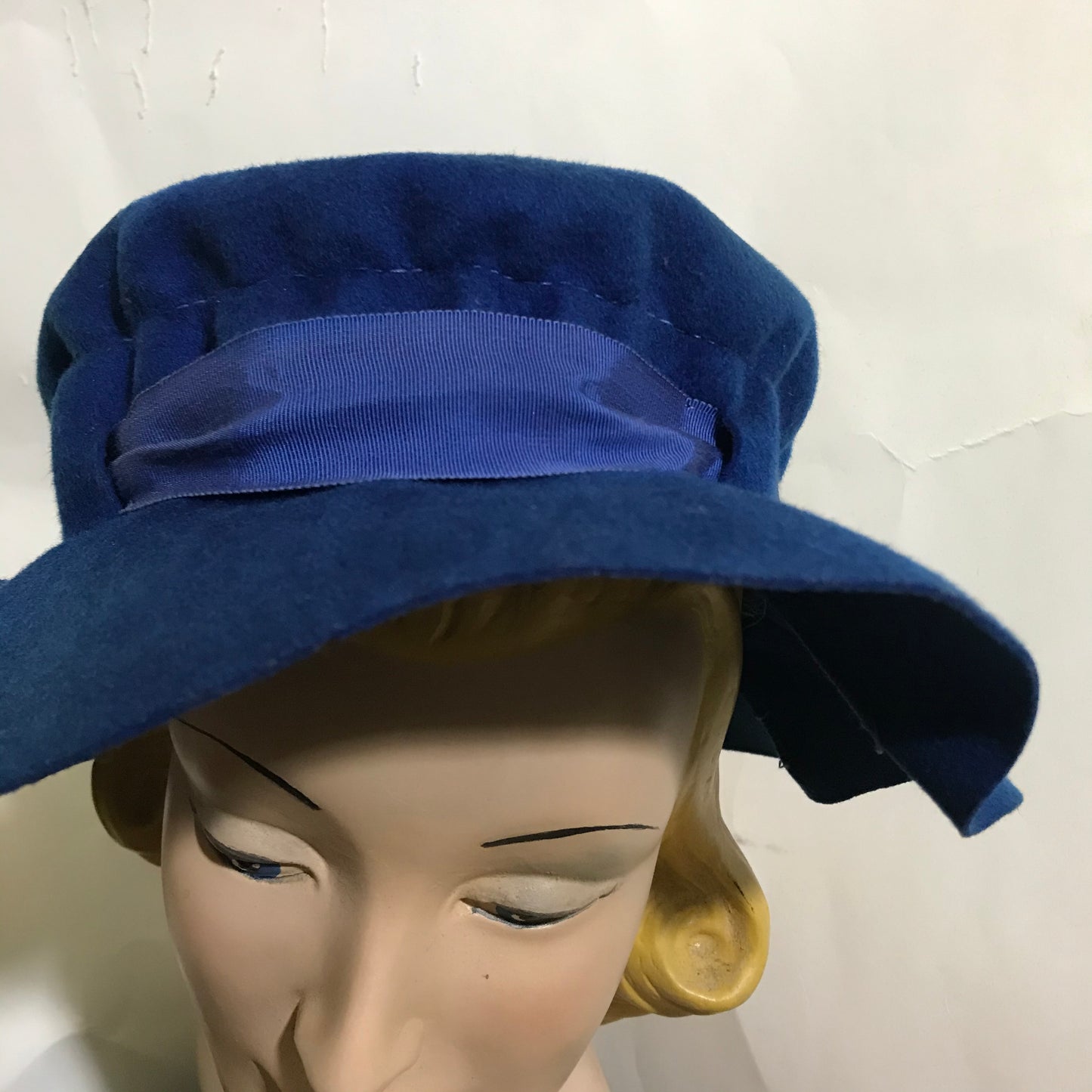 Bright Blue Felted Hat Ruffled Brim circa 1940s