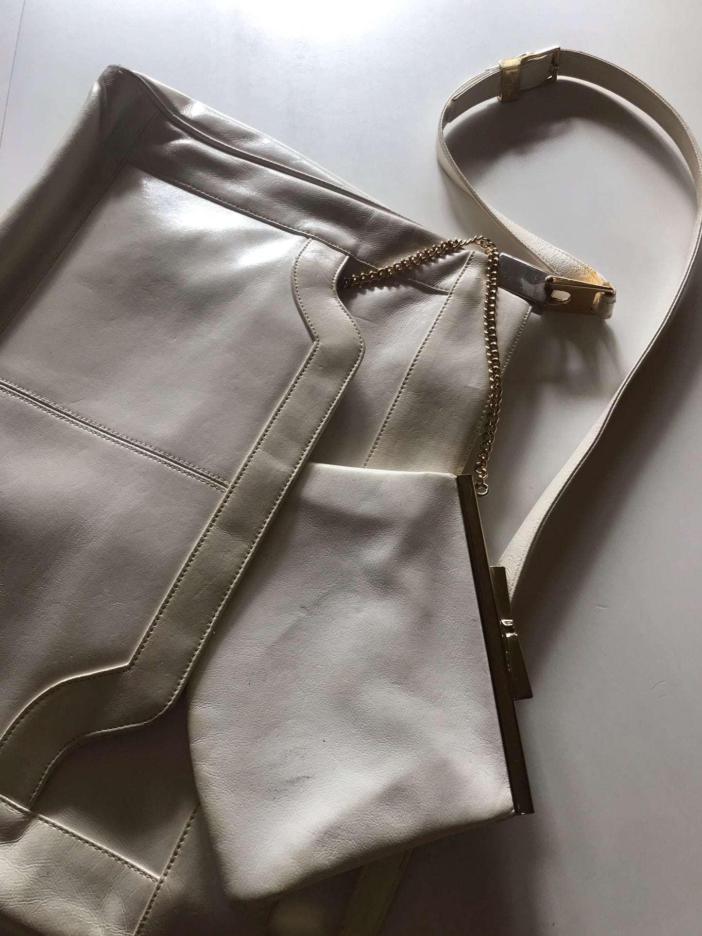 Winter White Leather Multicompartment Handbag Fold Out Mirror circa 1970s