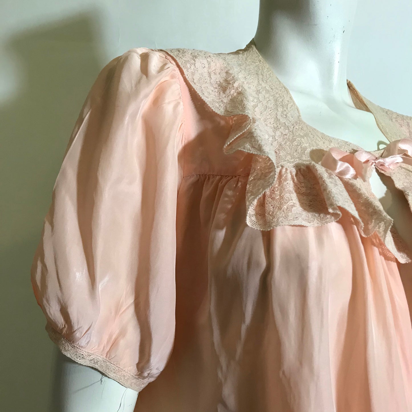 Pale Peach Rayon Lace Trimmed Bed Jacket with Ribbons circa 1940s