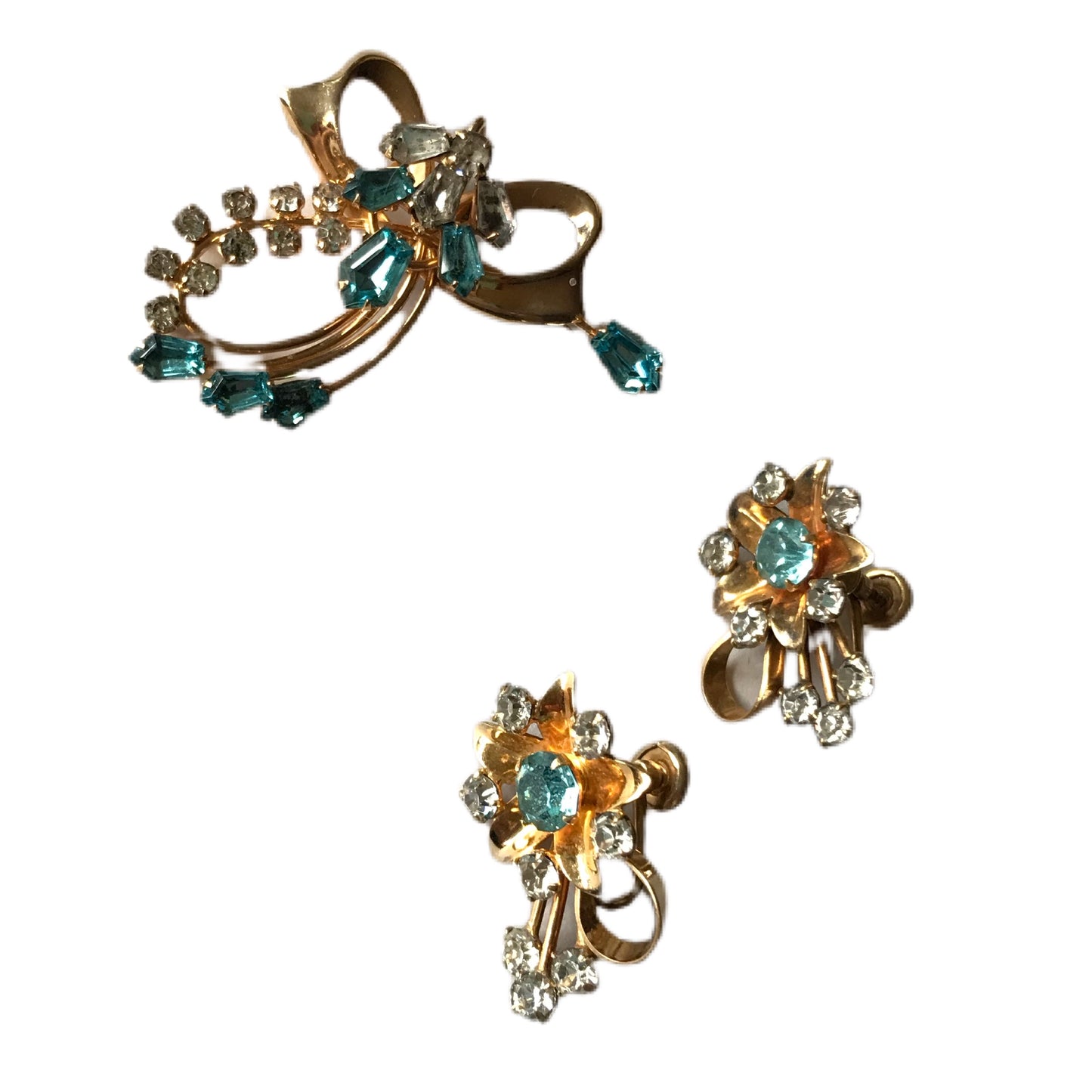 Aqua And Gold Tone Metal Floral Brooch and Screw Back Clip Earrings Demi Parure Set circa 1950s