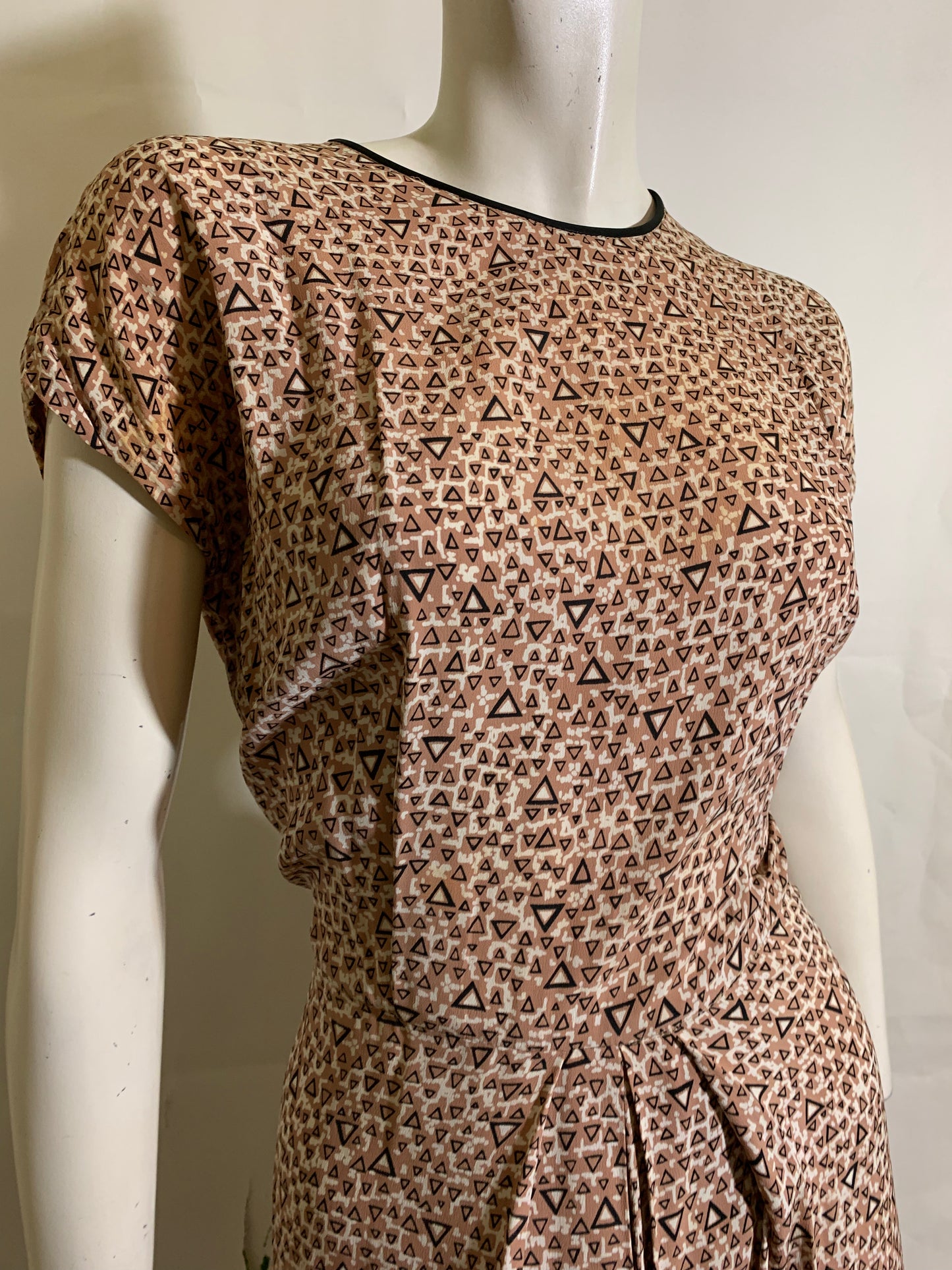 Smart Art Deco Geometric Print Rayon Dress and Jacket Set circa 1940s