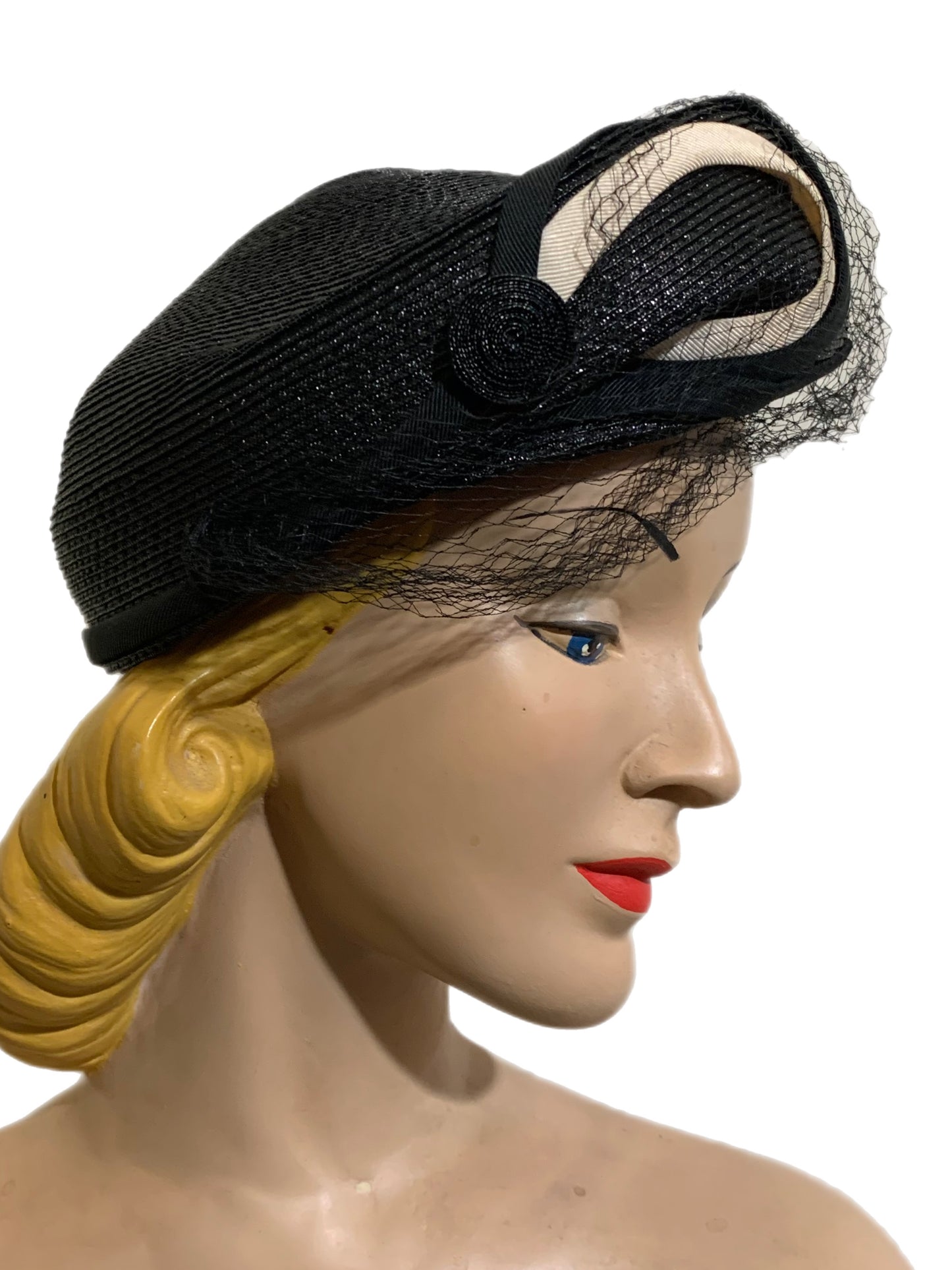 Black and Ivory Swirled Front Round Hat with Button circa 1940s